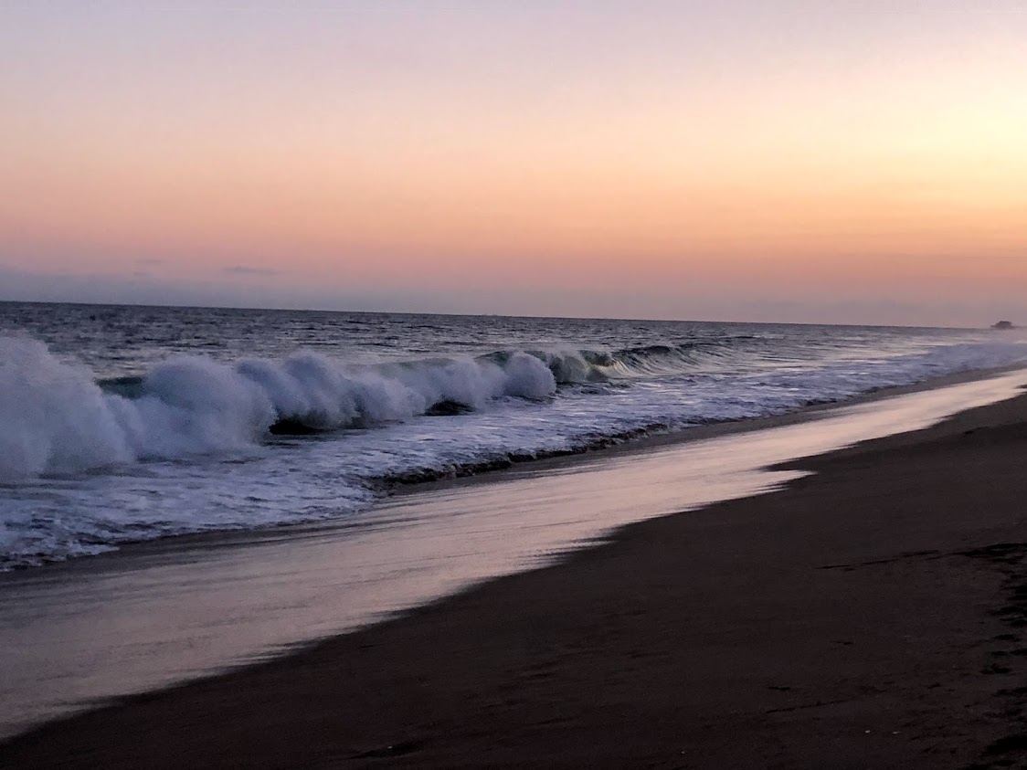 Waves at sunset (1)